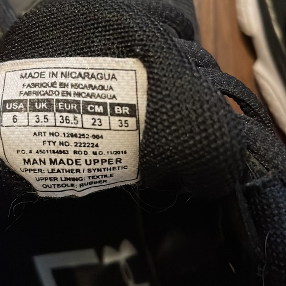Under Armour Black Sneakers Size 6 - Picture 3 of 9